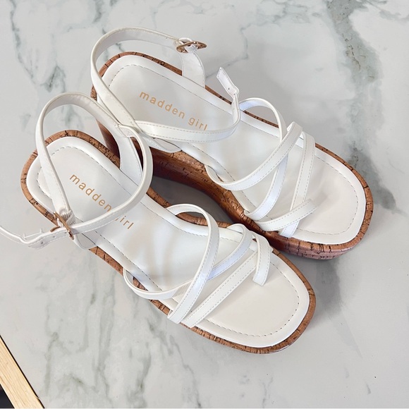 NWOT Madden Girl White Vault Strappy Cork Platform Wedge Sandals Size 7 - Picture 2 of 3